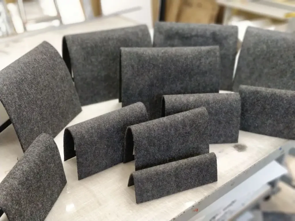 Filcowe podstawki małe i duże do przyczepiania PCS